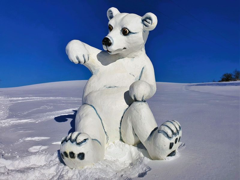 Eisbär Skulptur